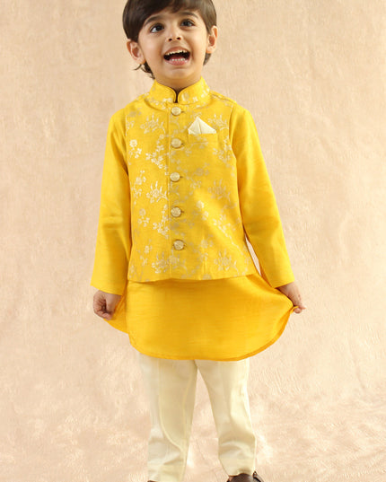 Inaayat Brocade 3 Pc Bundi Set